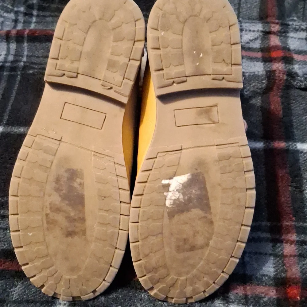 SO size 3 girls boots
